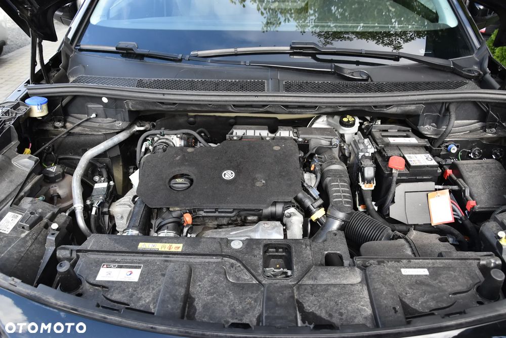 Peugeot 3008 BlueHDi 130 Stop & Start EAT8 Allure Pack - 29