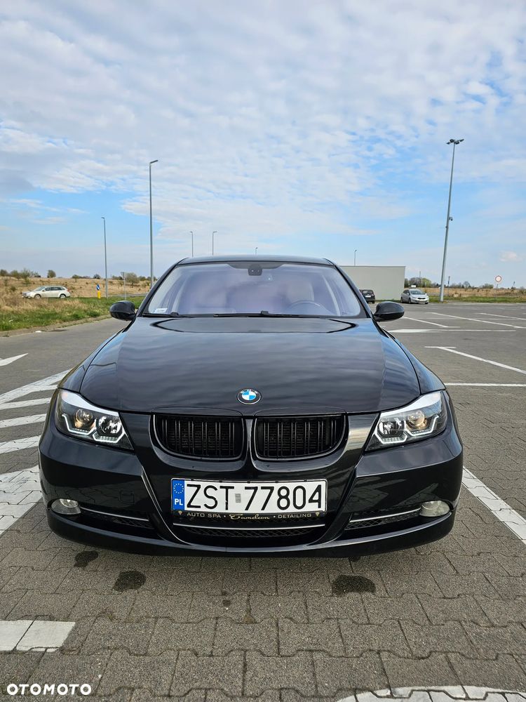 BMW Seria 3 330i - 12