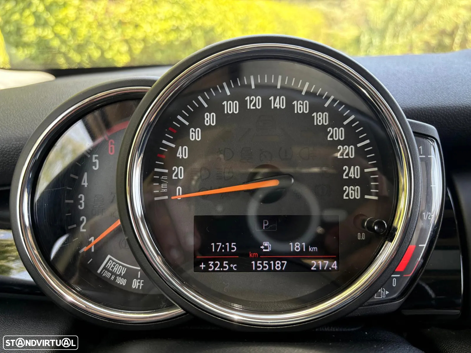 MINI 5 Portas Cooper D Aut. - 26