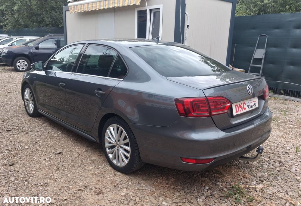 Volkswagen Jetta - 13