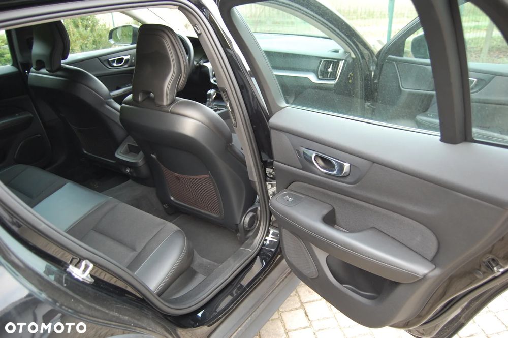 Volvo V60 Cross Country D4 AWD Geartronic Pro - 20