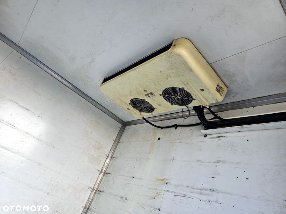 Mercedes-Benz Sprinter - 28