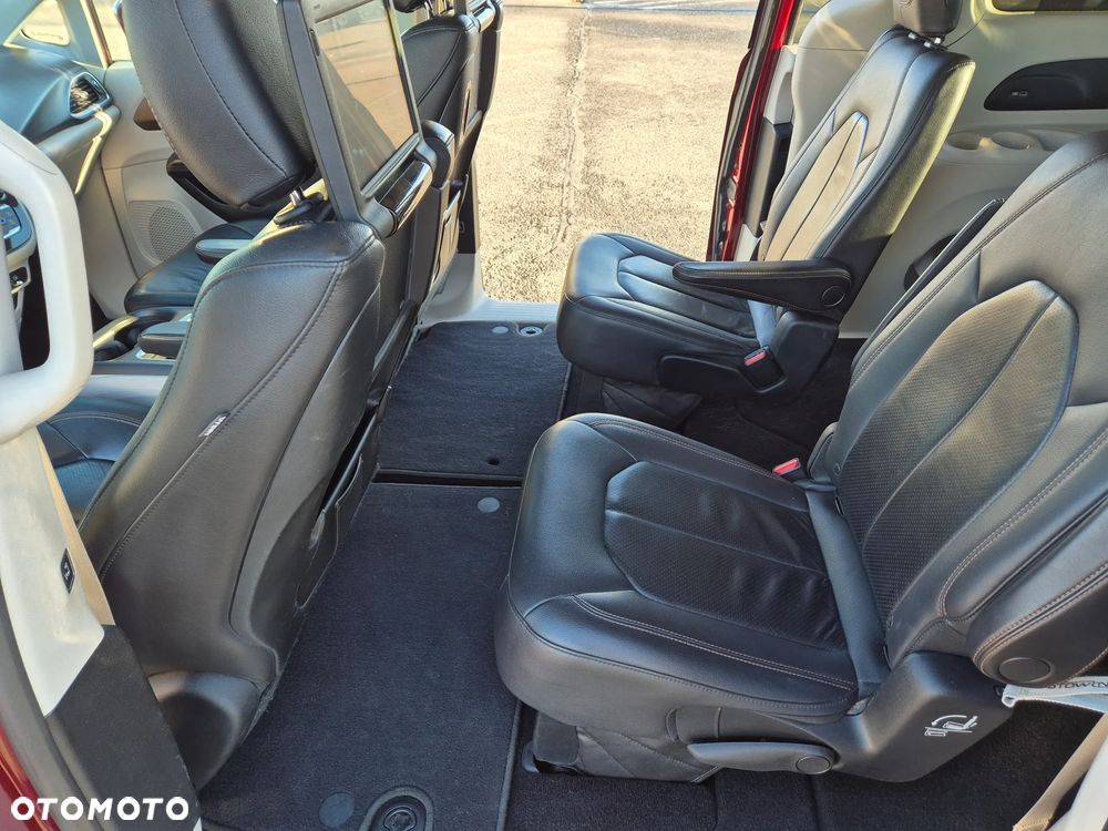 Chrysler Pacifica - 28