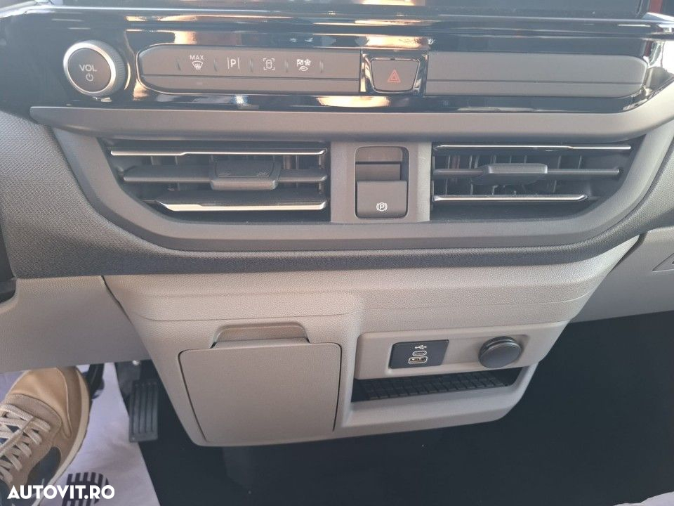 Ford Tourneo Custom - 21