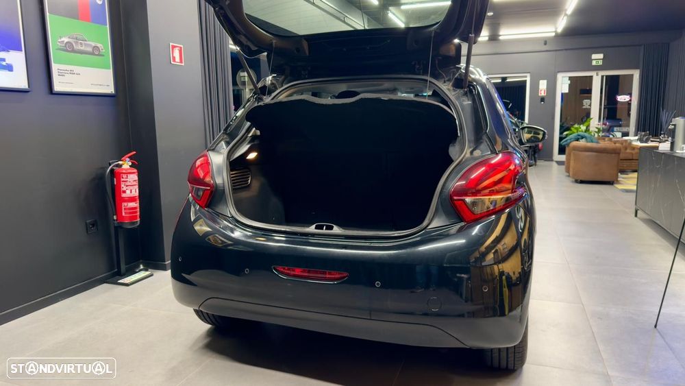 Peugeot 208 1.2 VTi SE Style - 10