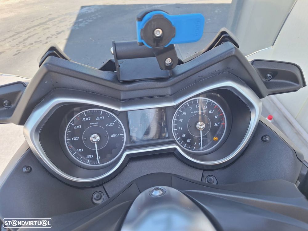 Yamaha X-Max - 4