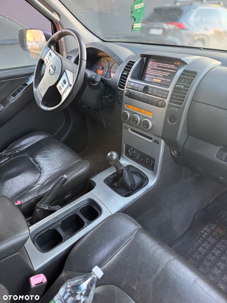 Nissan Navara 2.5 D SE Limited - 4