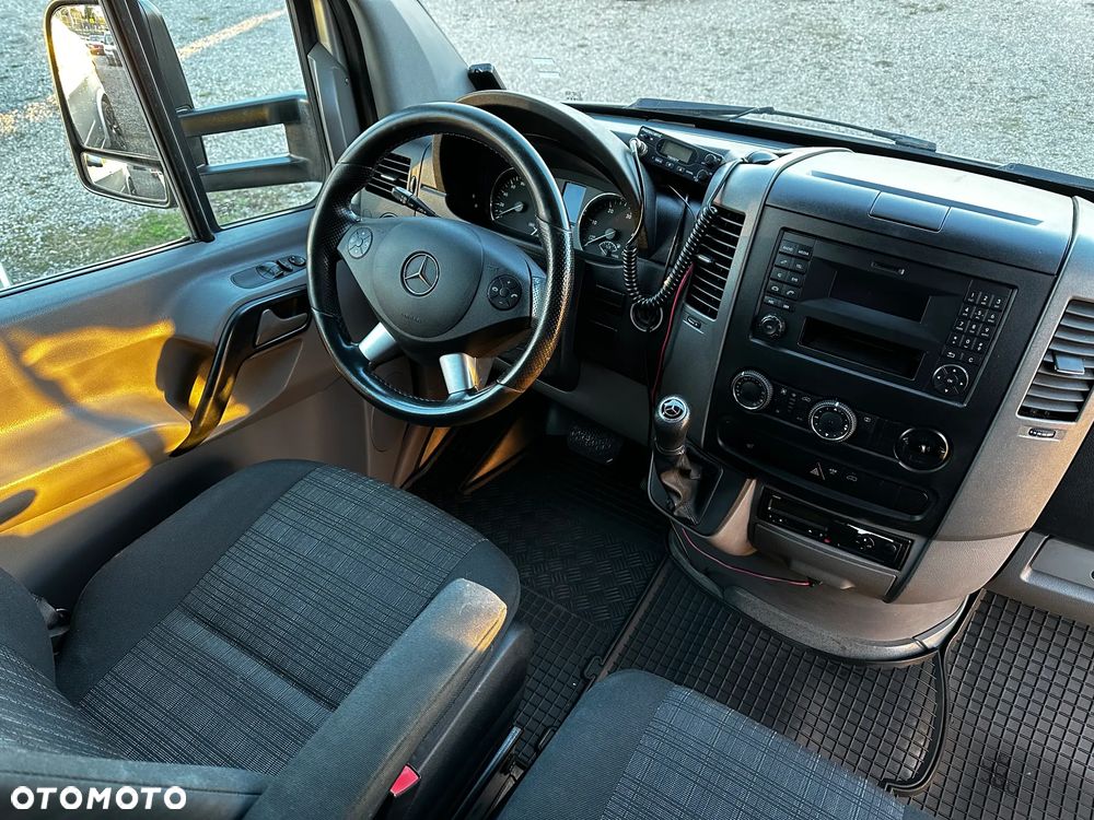Mercedes-Benz SPRINTER - 32