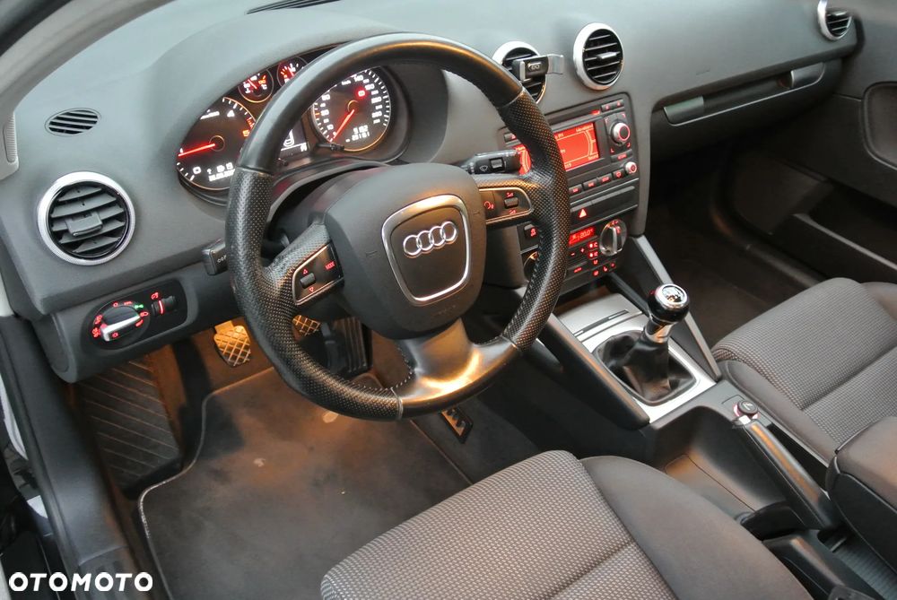 Audi A3 Sportback 2.0 TDI DPF Ambition - 12