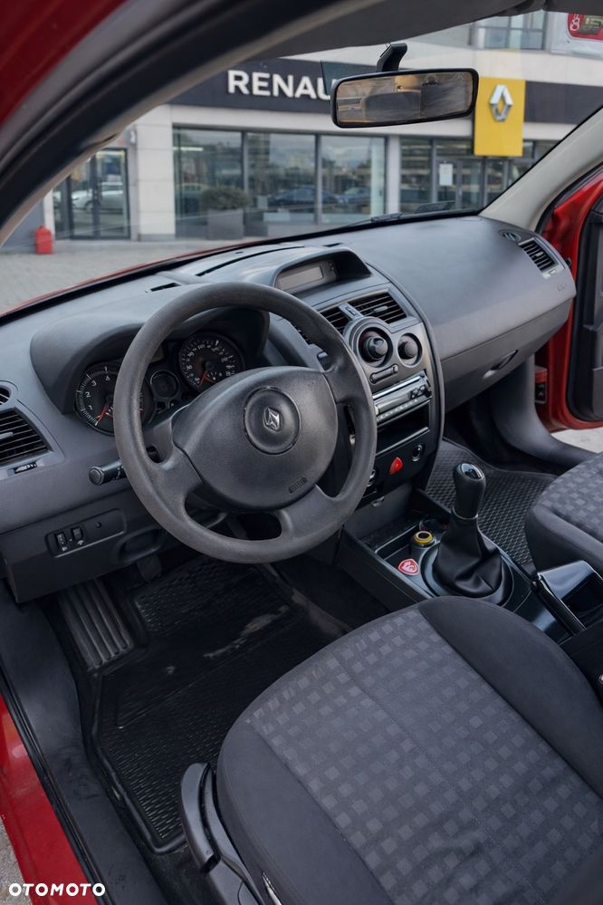 Renault Megane 1.4 16V Authentique - 4