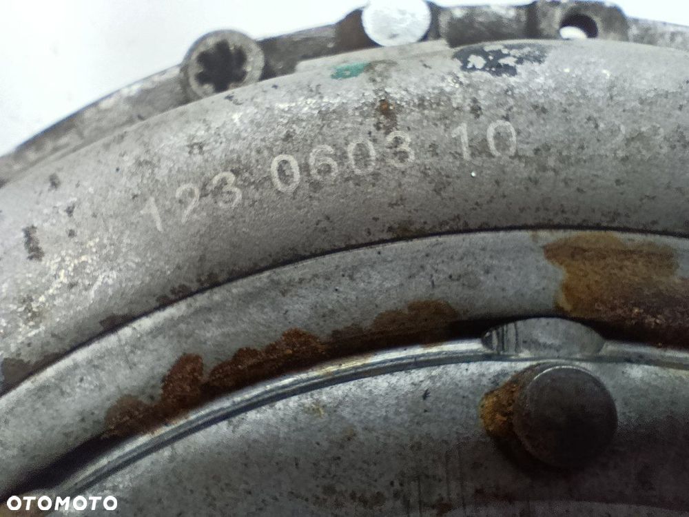 KOŁO DWUMASOWE KOMPLETNE FIAT DOBLO I FL C0282539  323082410  123060310 LUK - 10