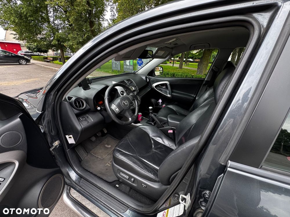 Toyota RAV4 2.2 D-4D Prestige - 9