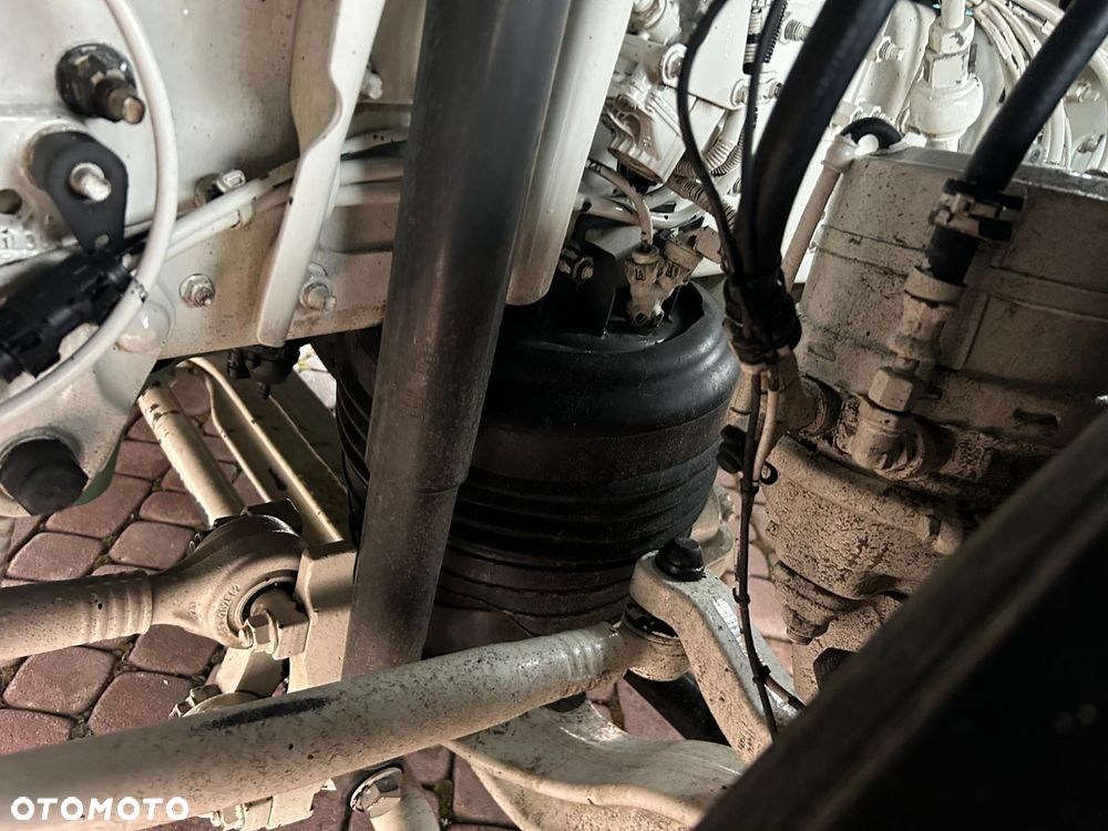 Volvo FH 500 *GLOBETROTTER* NA PODUCHACH* KLIMA POSTOJOWA* NAVI* LODÓWKA* KOŁA NOWE* XENON* HYDRAULIKA DWUOBWODOWA* OBSZYTY ŚRODEK* Z FRANCJI - 5