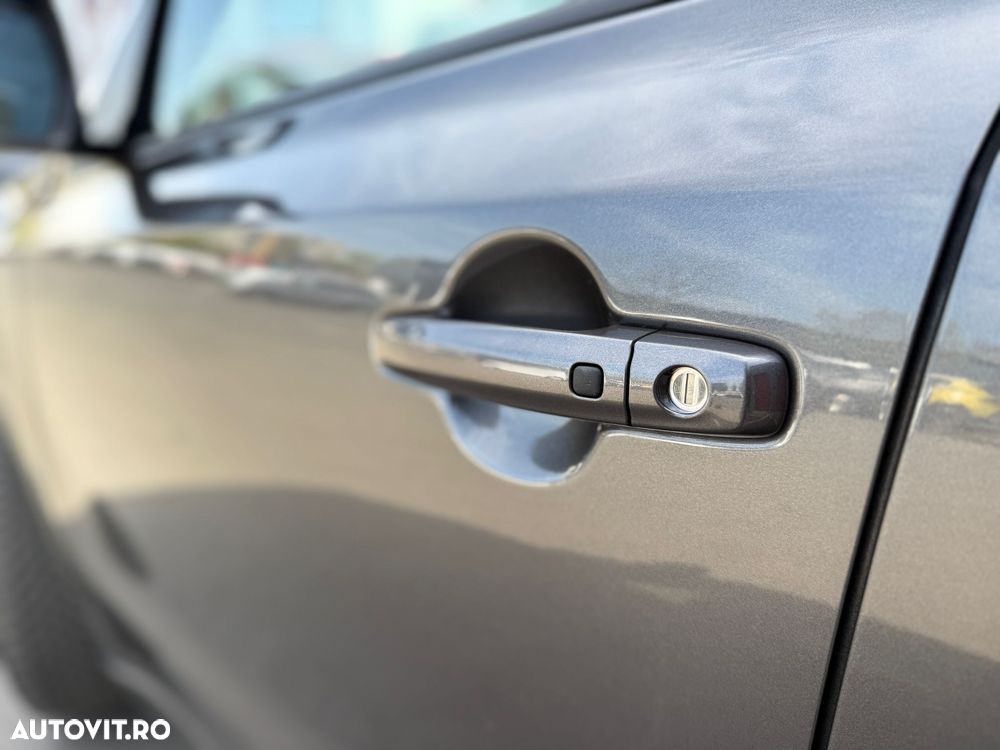 Suzuki Vitara 1.4 Boosterjet 6MT AllGrip MHEV Luxus - 32