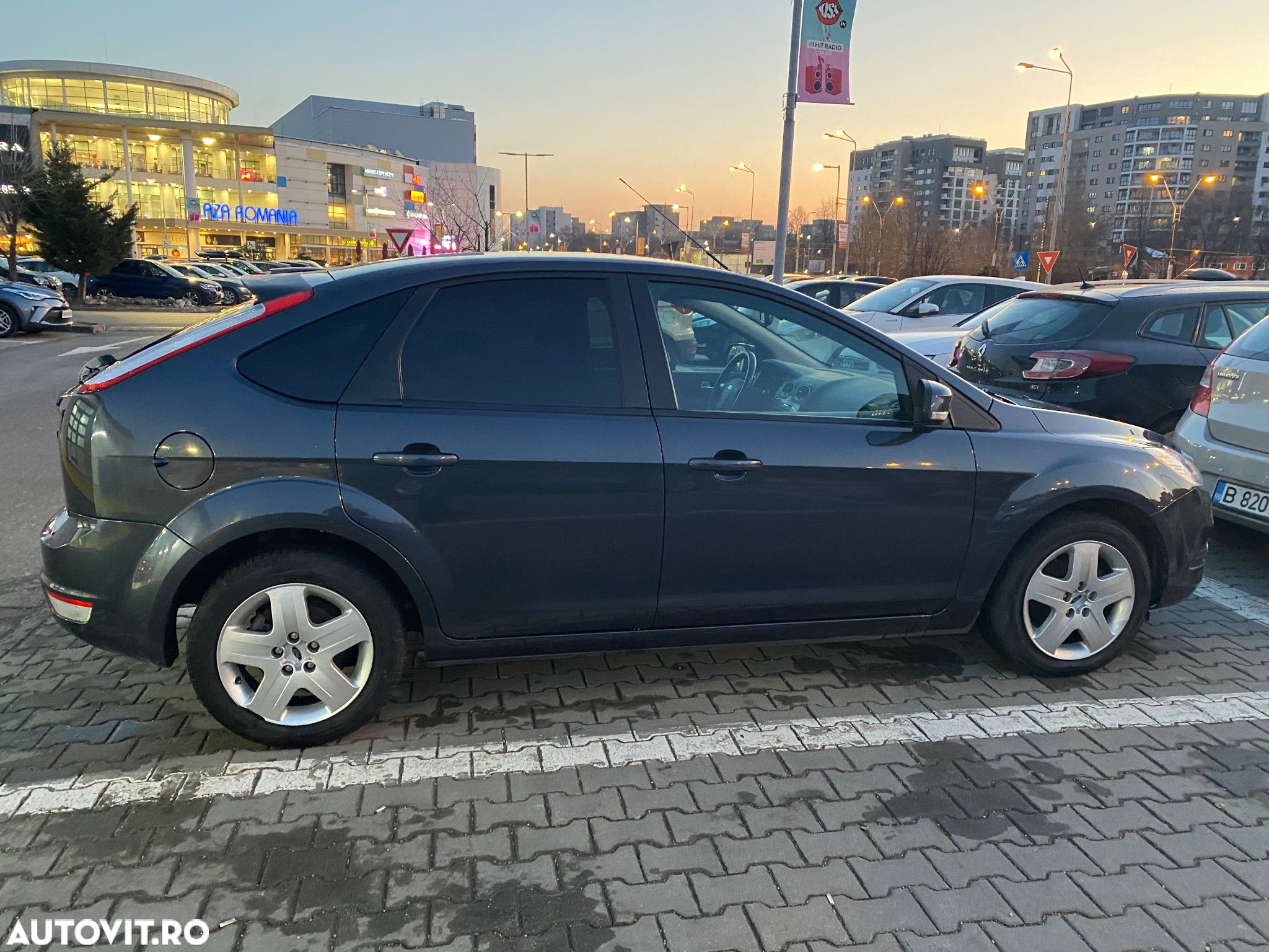 Ford Focus 1.6i Trend - 5