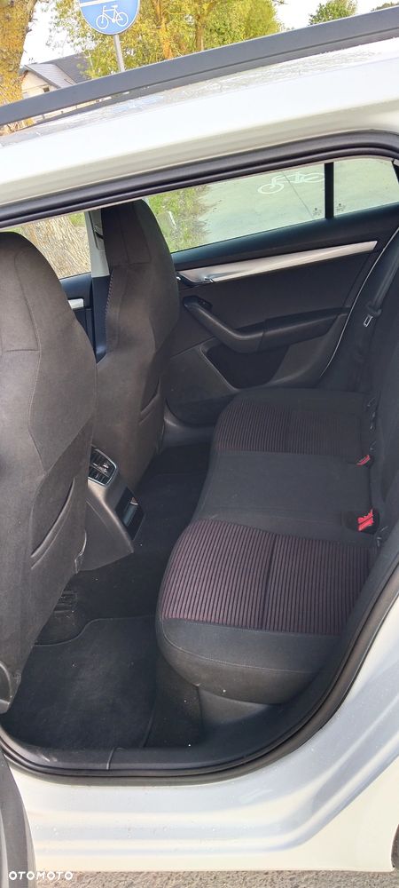 Skoda Octavia 1.6 TDI (Green tec) Style - 10