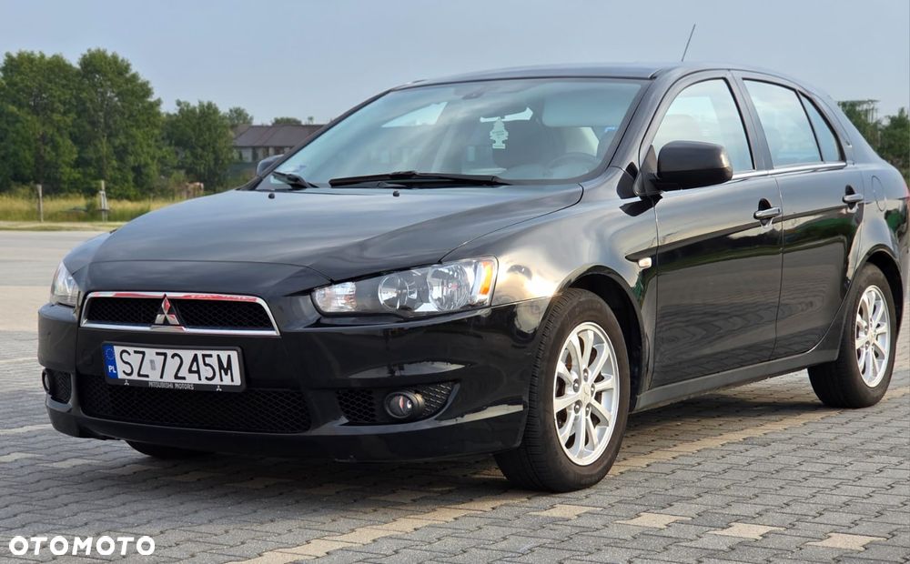 Mitsubishi Lancer 1.6 Inform - 1