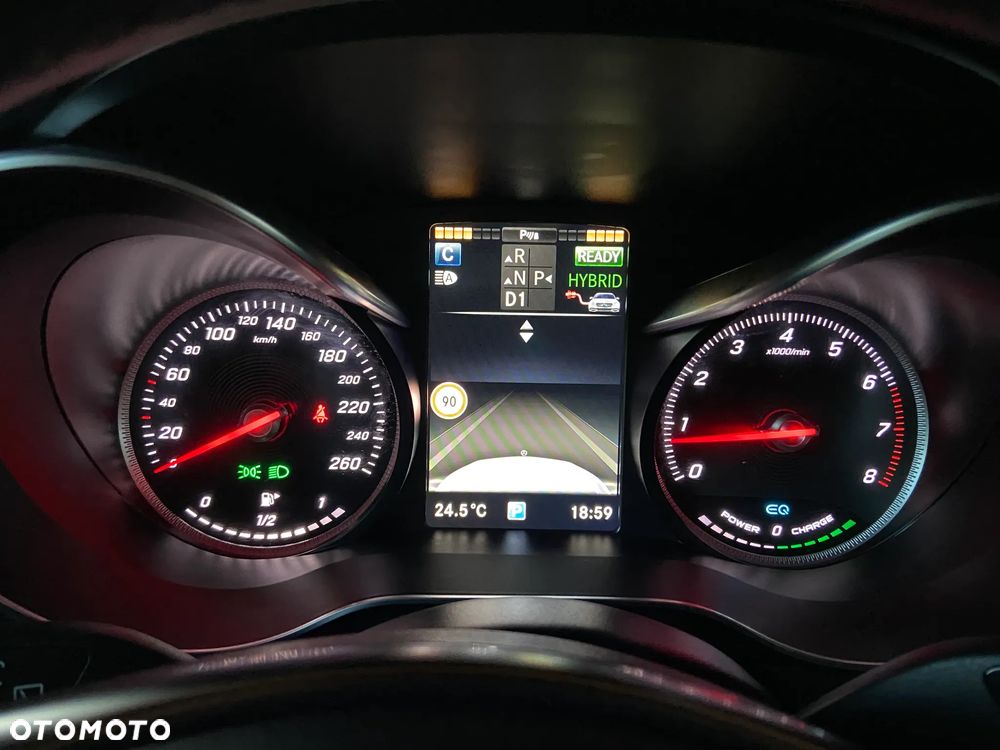 Mercedes-Benz GLC - 27