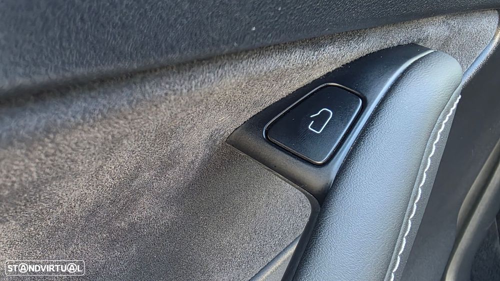 Tesla Model Y Long Range Tração Integral - 28