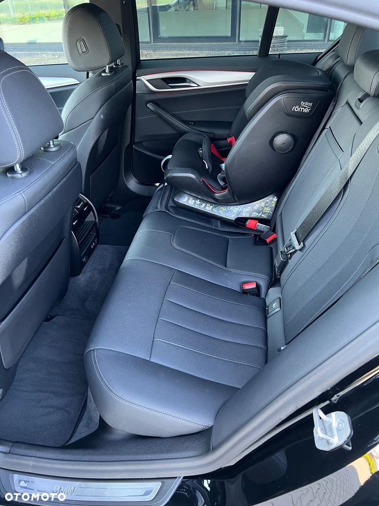 BMW Seria 5 518d M Sport sport - 9