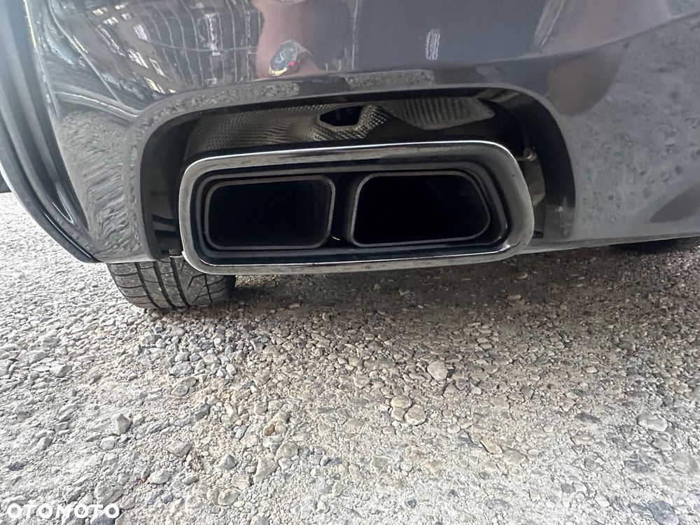 BMW Seria 5 M550i xDrive - 34