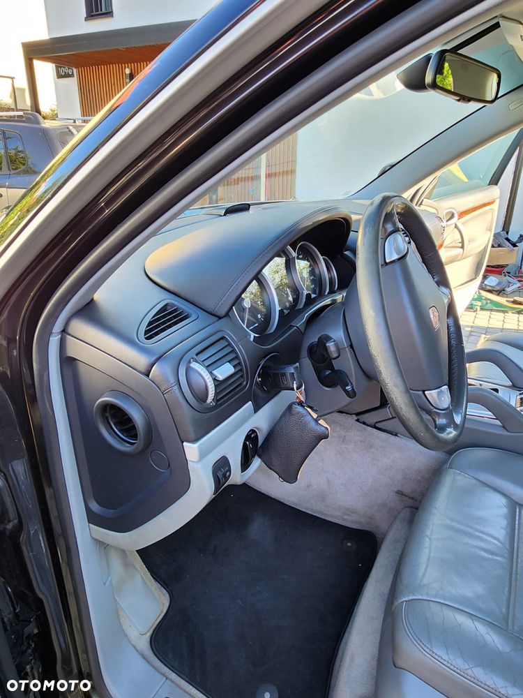 Porsche Cayenne - 10