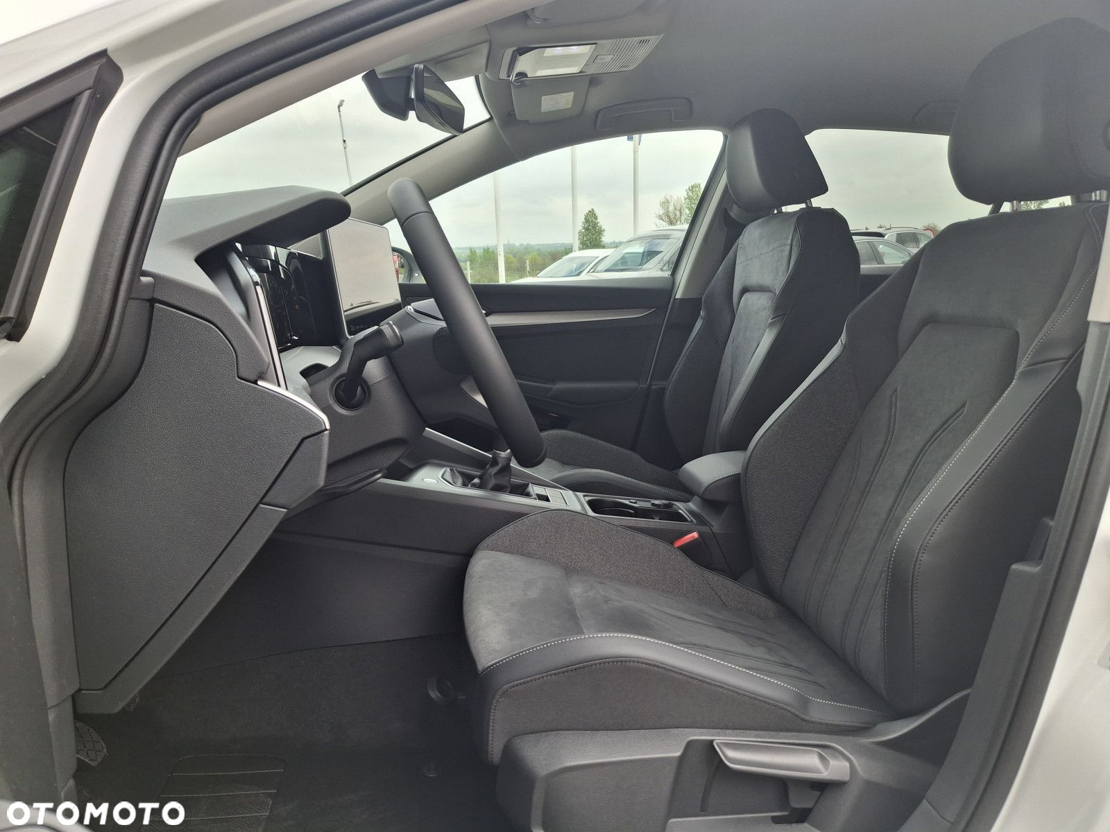 Volkswagen Golf VIII 1.5 TSI EVO Life - 11