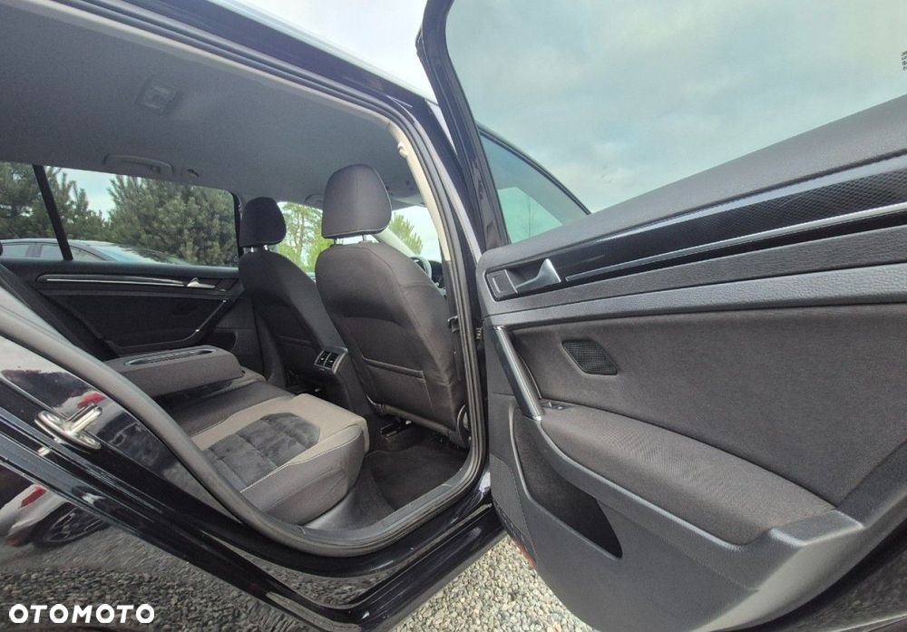 Volkswagen Golf - 11