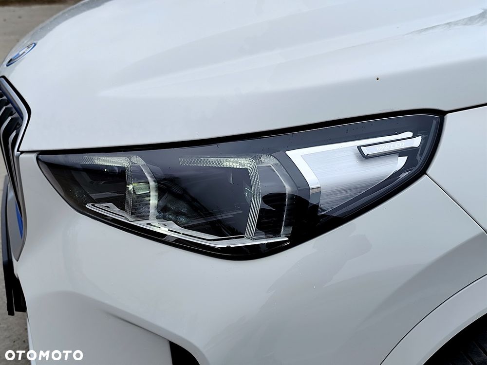 BMW iX1 xDrive30 66.5kWh M Sport - 34