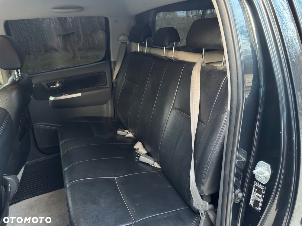 Toyota Hilux 3.0 D-4D SR5 - 10