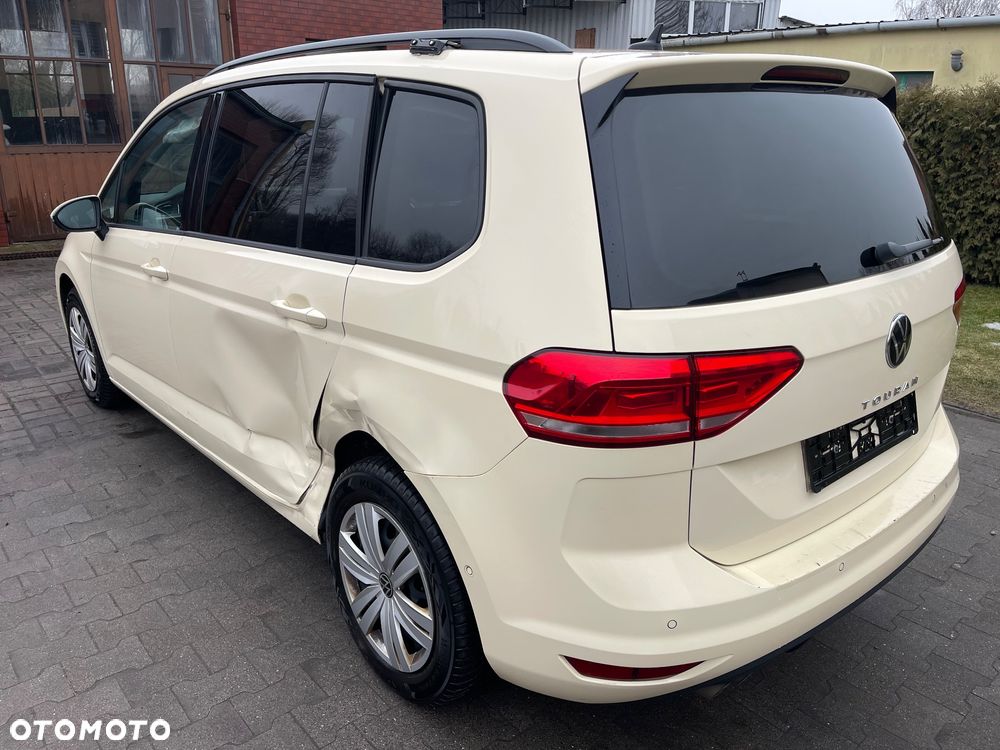 Volkswagen Touran 2.0 TDI SCR DSG Move - 10