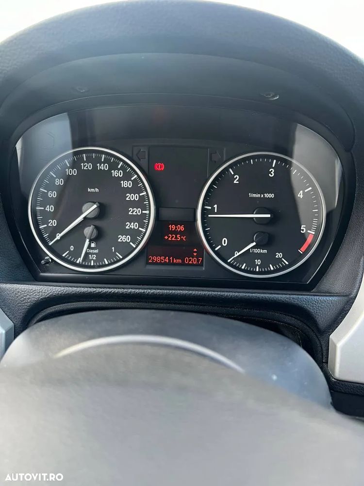 BMW Seria 3 318d - 26