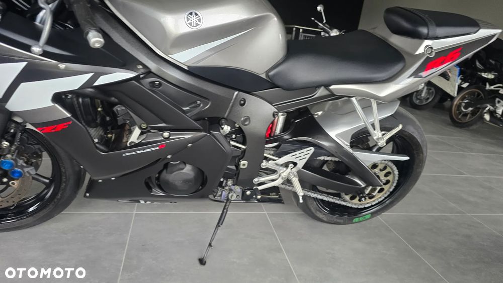 Yamaha R6 - 12