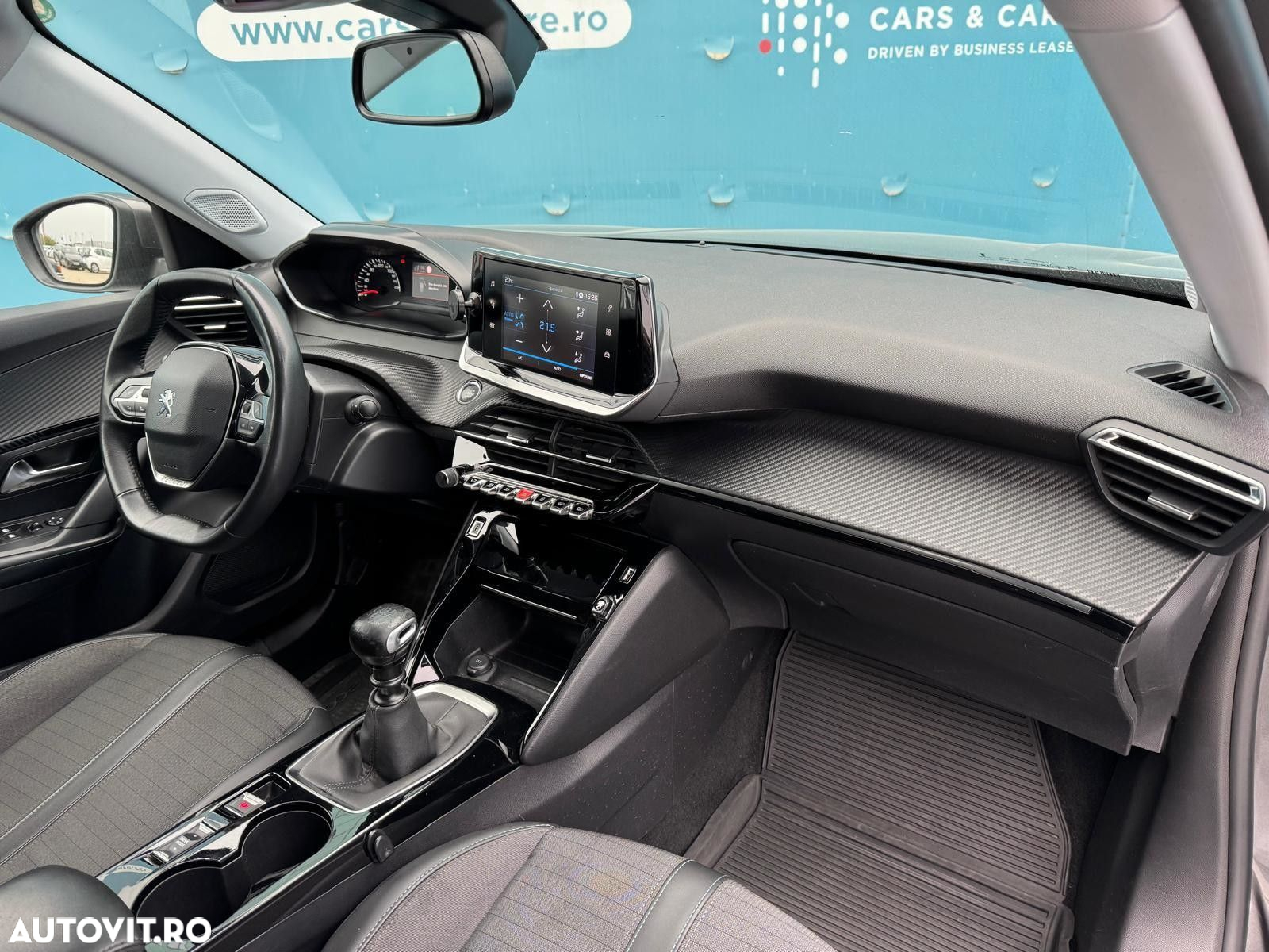 Peugeot 2008 - 12