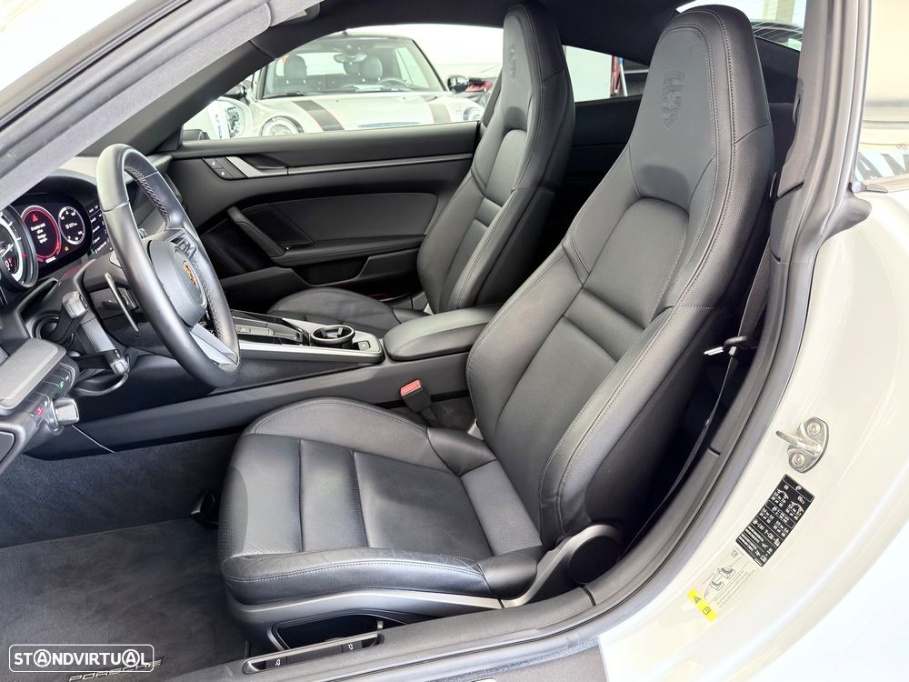 Porsche 911 (992) Carrera PDK - 31