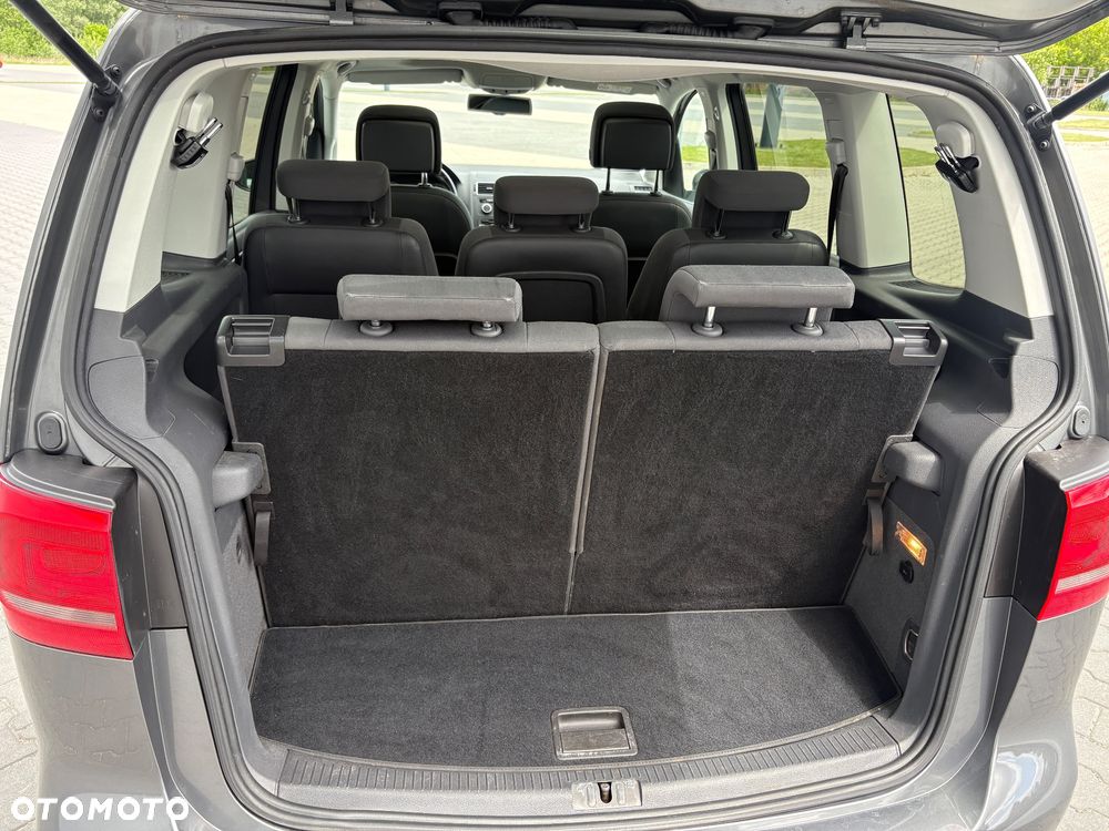 Volkswagen Touran 1.6 TDI DPF BlueMotion Technology Highline - 28