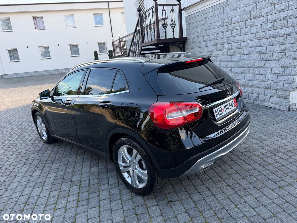 Mercedes-Benz GLA - 14