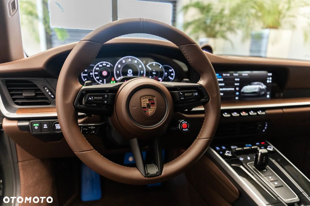 Porsche 911 Carrera 4S - 14