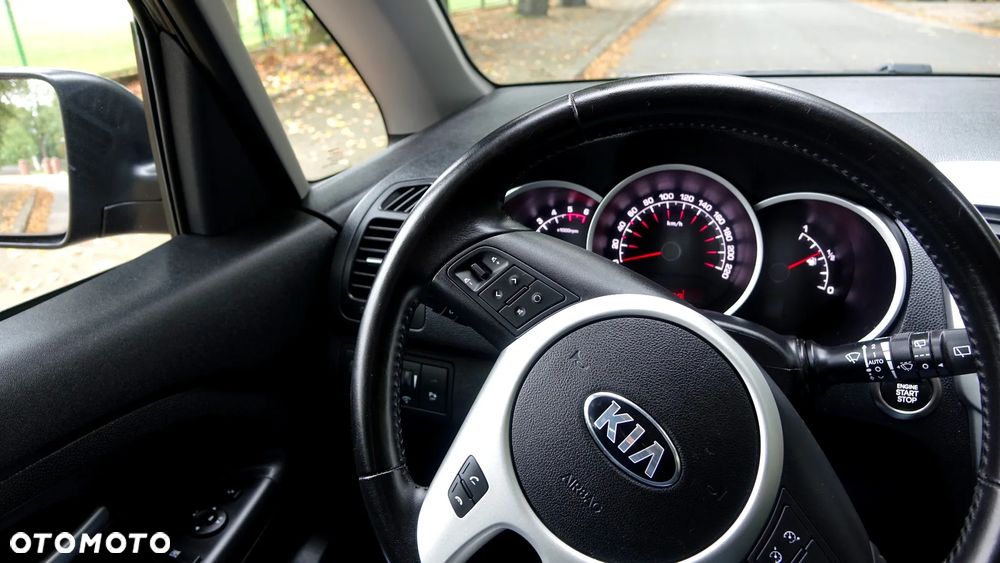 Kia Venga 1.6 CRDi 128 Black Collection - 14
