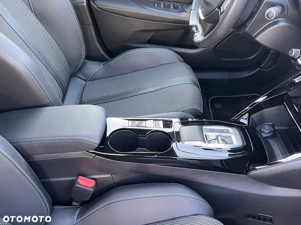 Peugeot 2008 54kWh GT Exclusive - 22