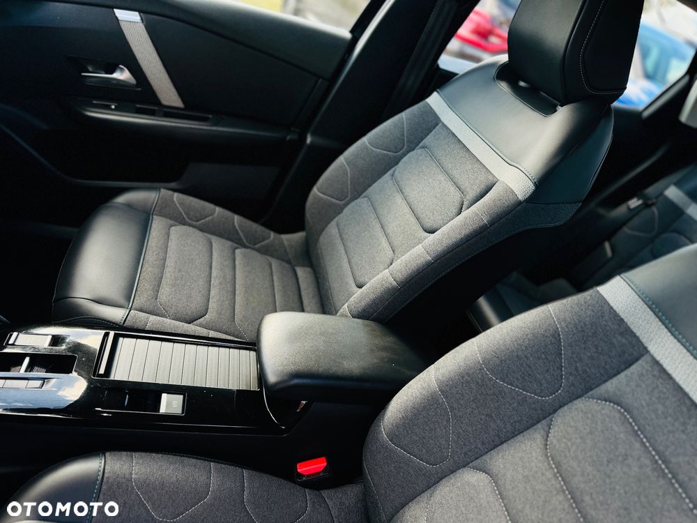 Citroën C4 BlueHDi 130 Stop&Start EAT8 SHINE - 23