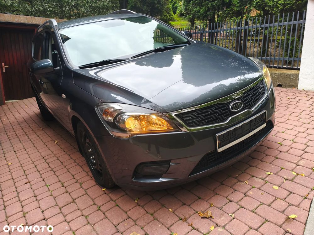 Kia Ceed - 10