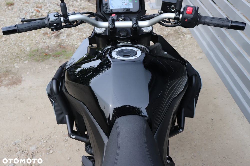Suzuki V-STROM - 13