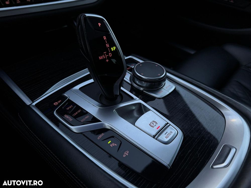 BMW Seria 7 740e iPerformance - 29