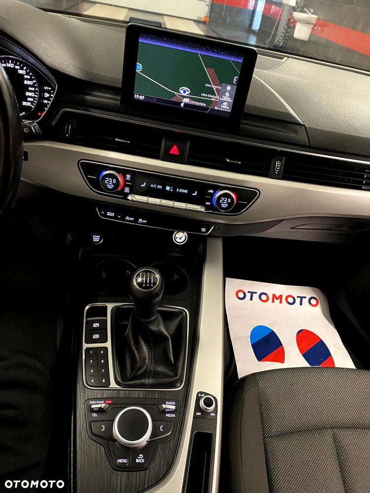 Audi A4 Avant 2.0 TDI Design - 18