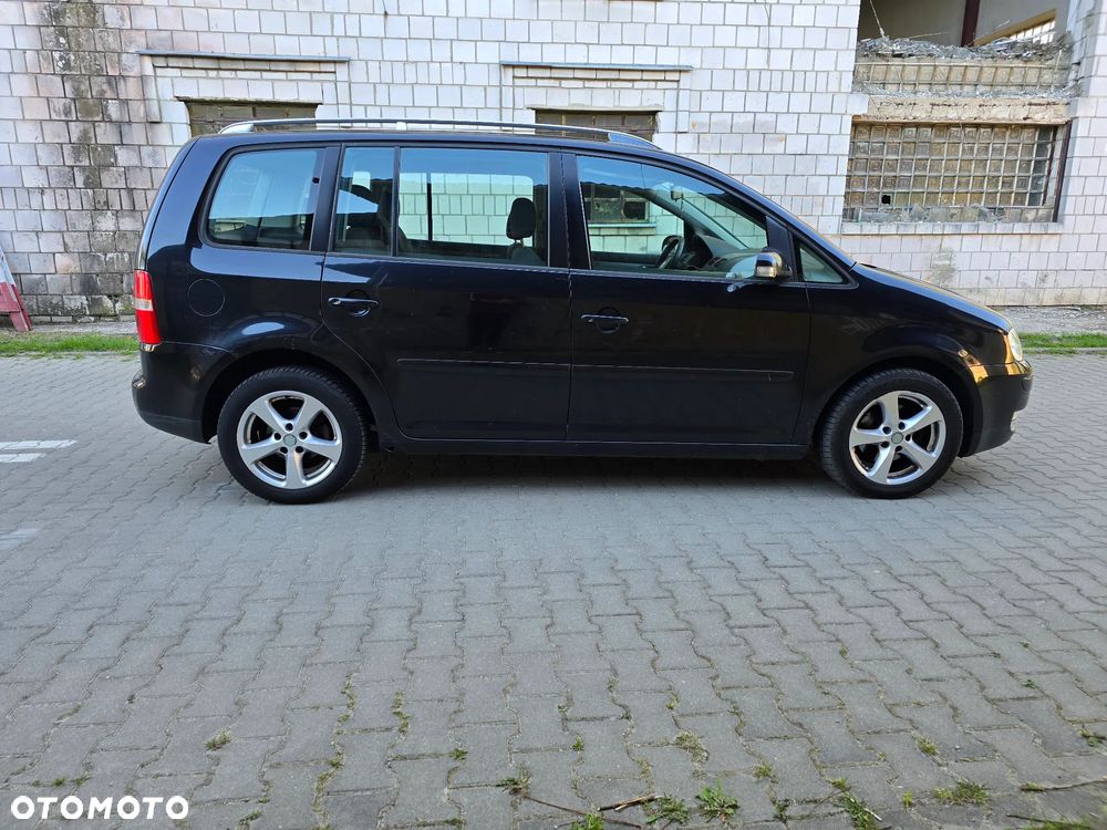 Volkswagen Touran - 6