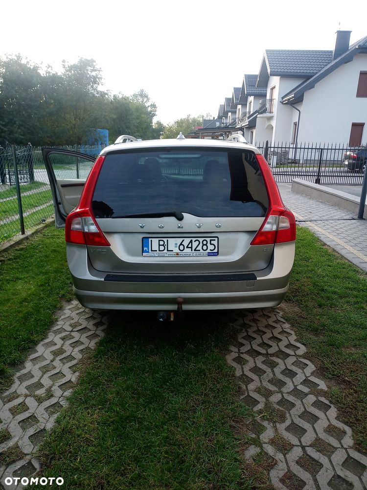 Volvo V70 3.2 AWD Kinetic - 2