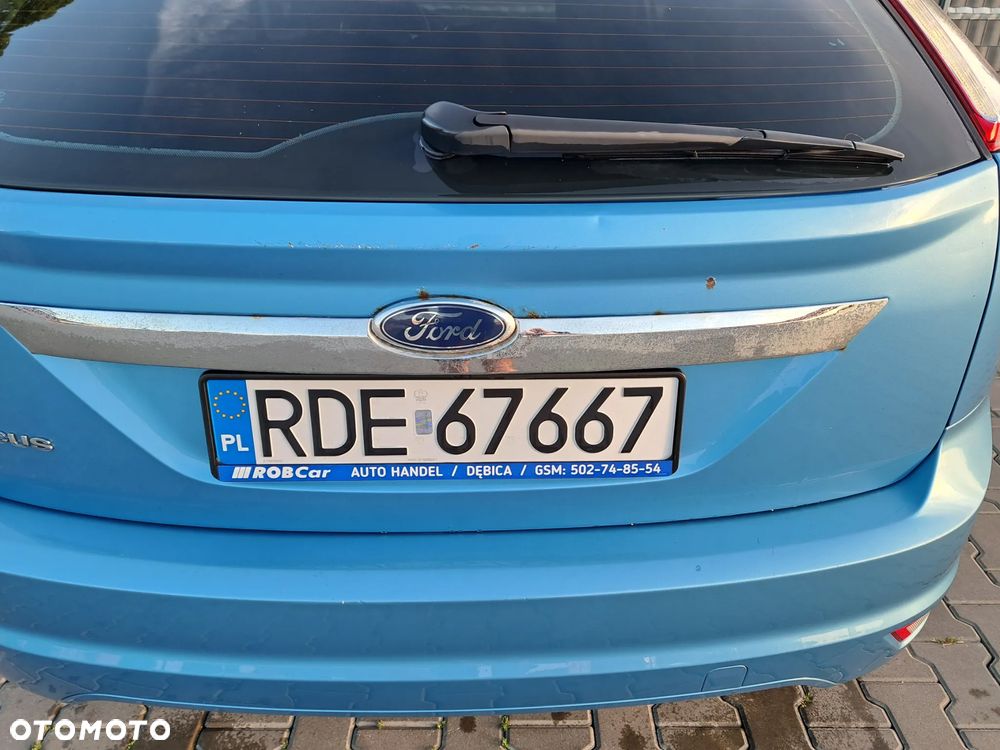 Ford Focus 2.0 Ghia - 17