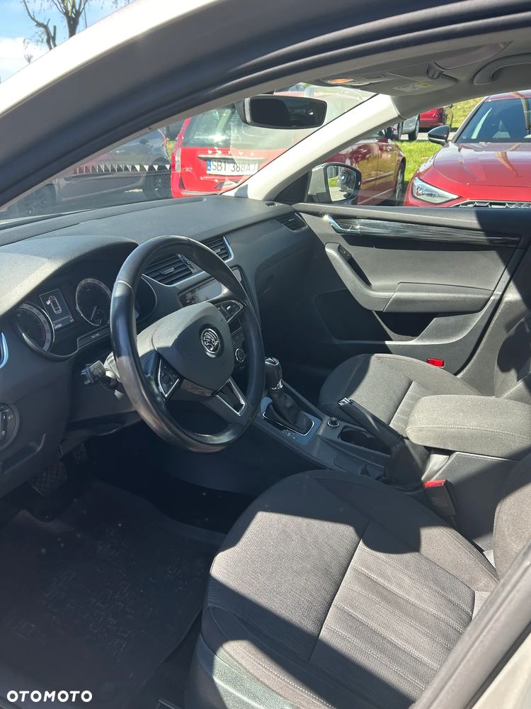 Skoda Octavia 2.0 TDI Style DSG - 3