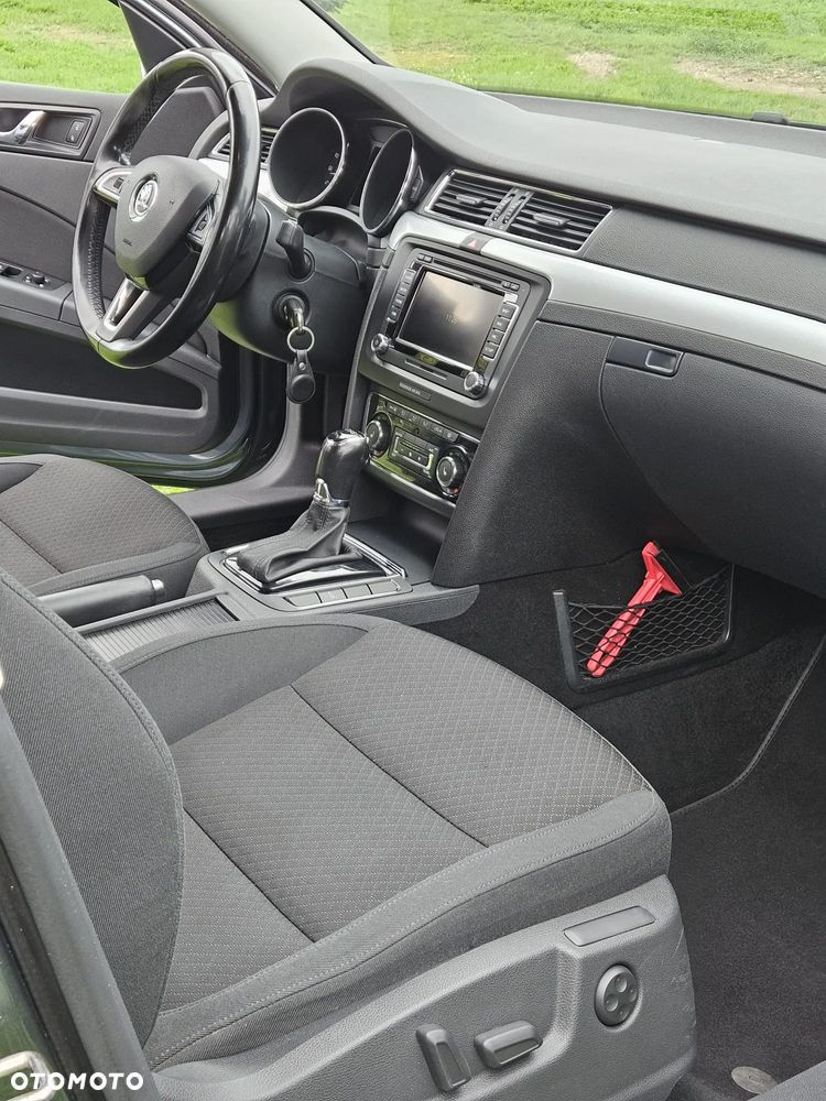Skoda Superb 2.0 TDI Elegance DSG - 8